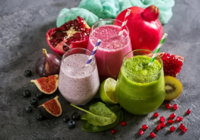 Sıcaktan Bunalanlara Buz Gibi Meyve Kokteylleri (Smoothie & Mocktail)