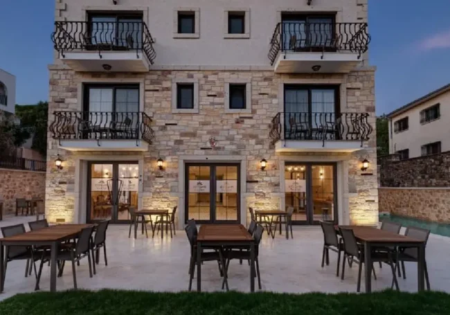Çeşme & Alaçatı Tarihi Taş Otelleri 