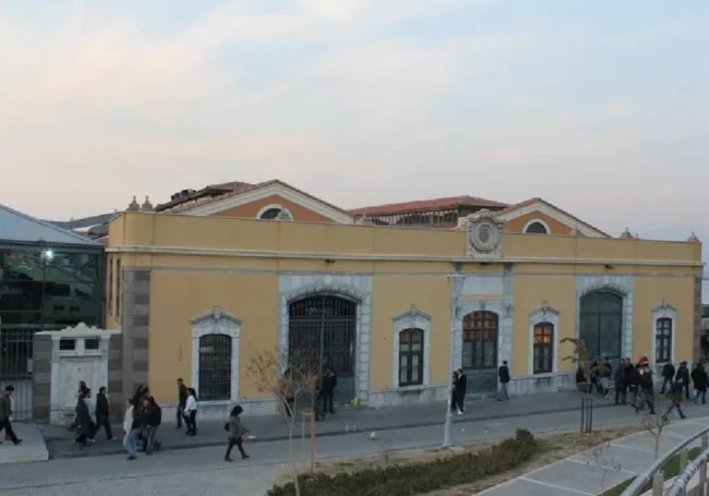 Fransız Gümrük Binası / Konak Pier