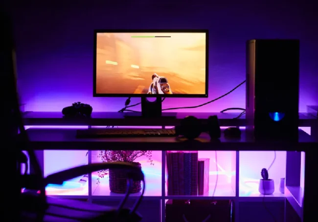 Adım 5: Göz Yormayan Oyuncu Odası Işıklandırması - Bias Lighting ve RGB
