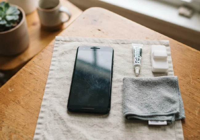 Orta Segment ve Eski Nesil Ekranlar (Gorilla Glass 3/4/5 vb.) İçin Çizik Giderme Yöntemleri