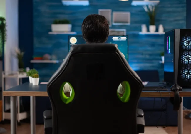 Adım 1: Ergonomik Masa ve Koltuk Seçimi