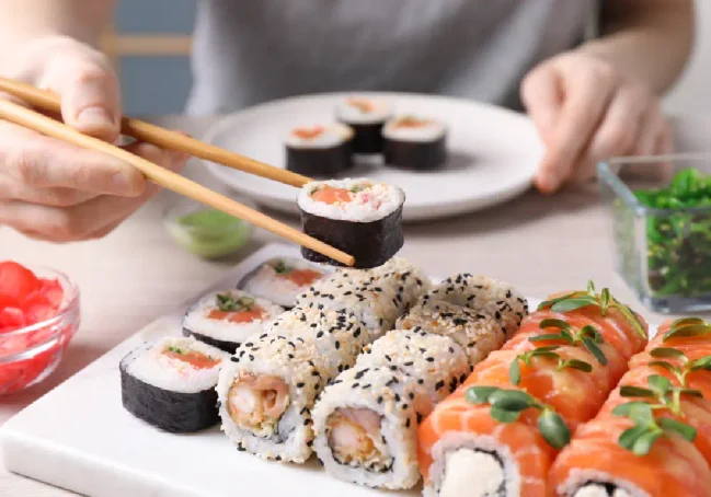 Evde sushi yapmak için hangi malzemeler gerekir?